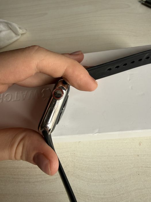 Apple Watch Series 4. Состояние аккумулятора 68%
