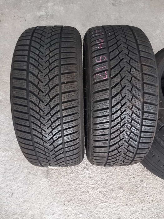 2 Pneus 215/40R17 Semperit como Novos