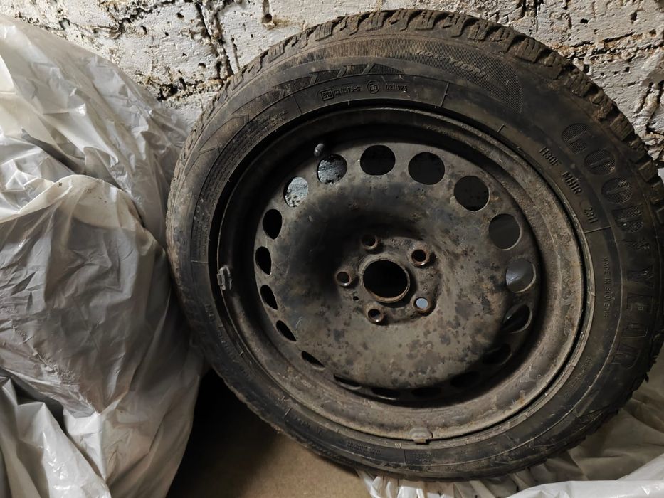 Koła - Felgi stalowe z oponami