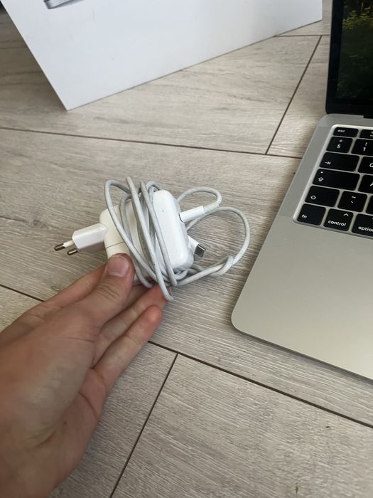 Macbook air 2020 i5-1.1ghz