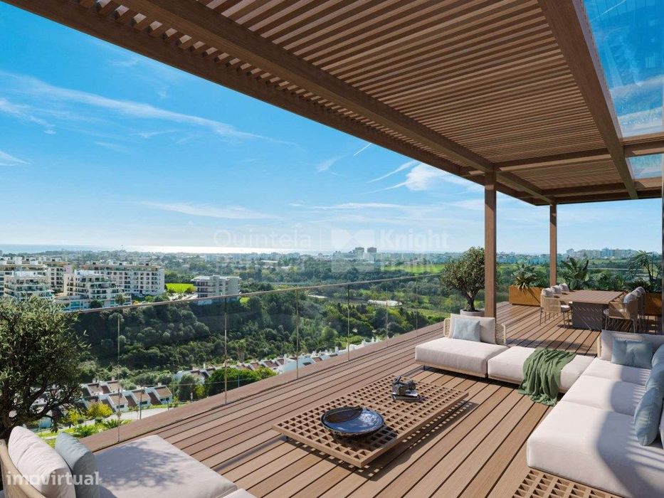 Penthouse T4 com terraço, vista mar e estacionamento em Oeiras