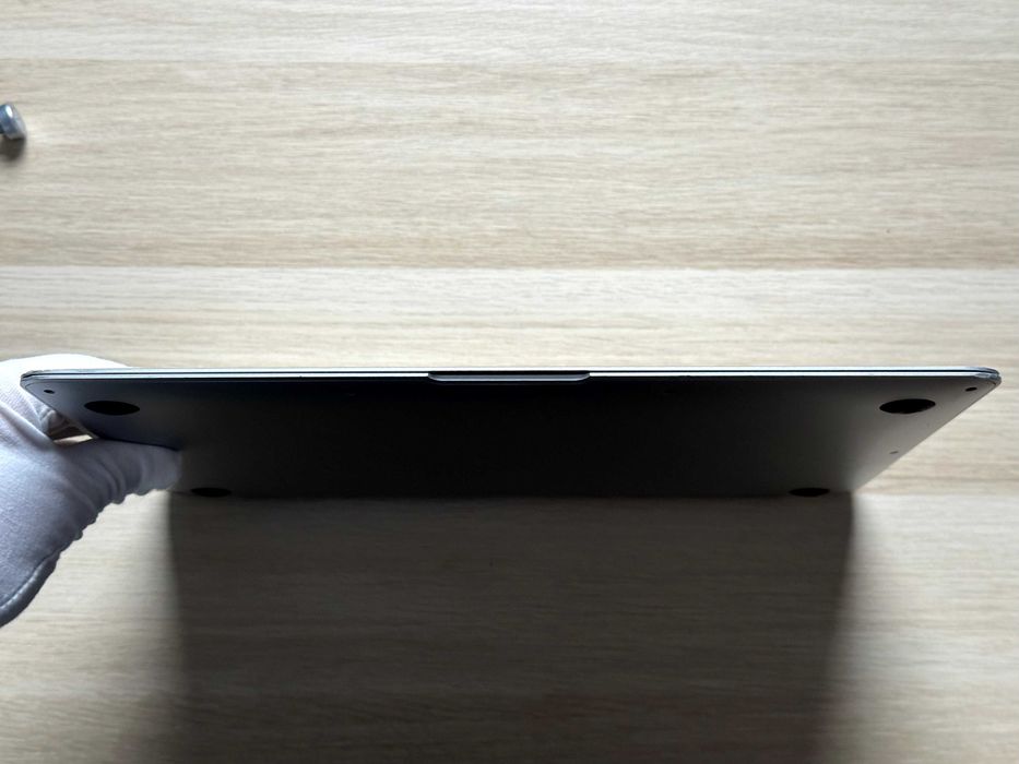 Topcase z ekranem MacBook Air 13" A1466 (2013–2017)