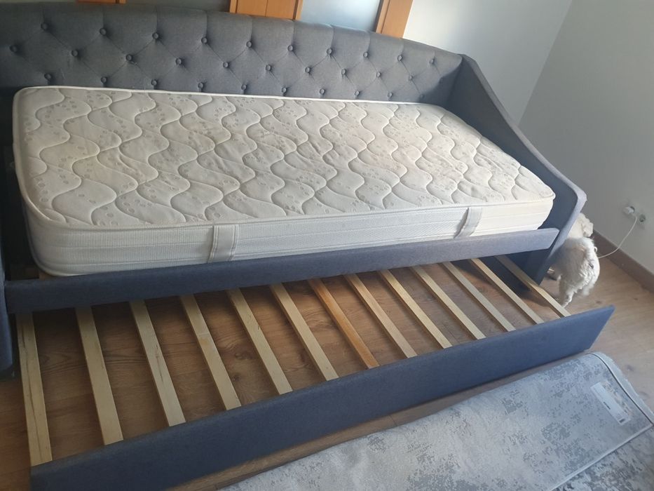 Cama convertível em sofá   com colchão  gaveta  para  cama impecável