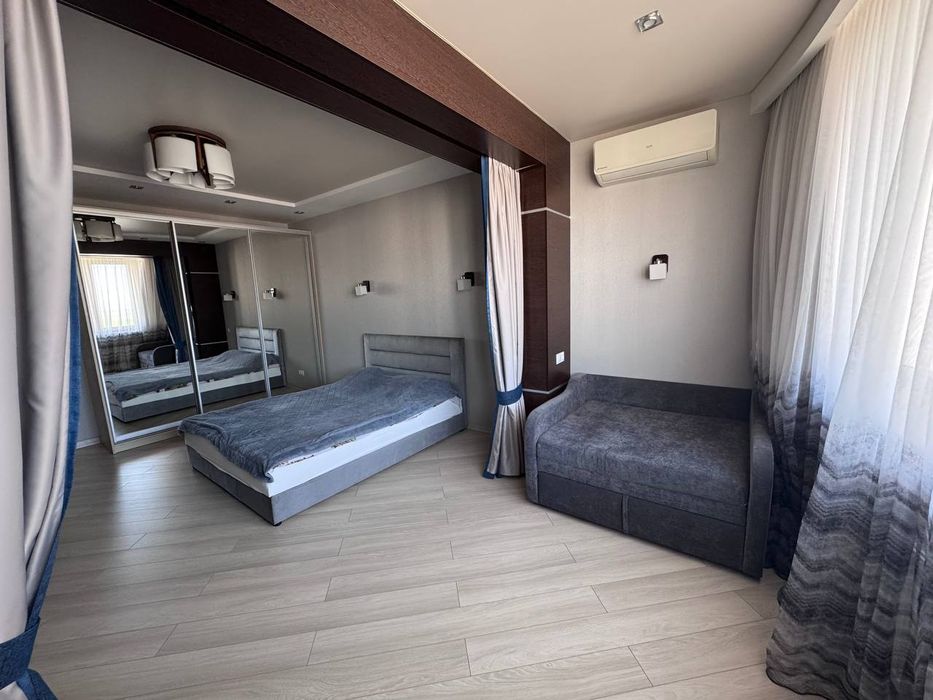 Иванова 20, г. Южный  сдам посуточно 1 ком. Квартиру