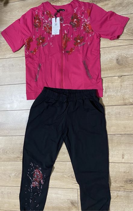 Женский спортивный костюм