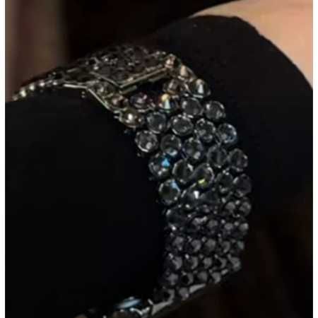 Эксклюзивный браслет для часов  в стразах, подарок. Пишите.