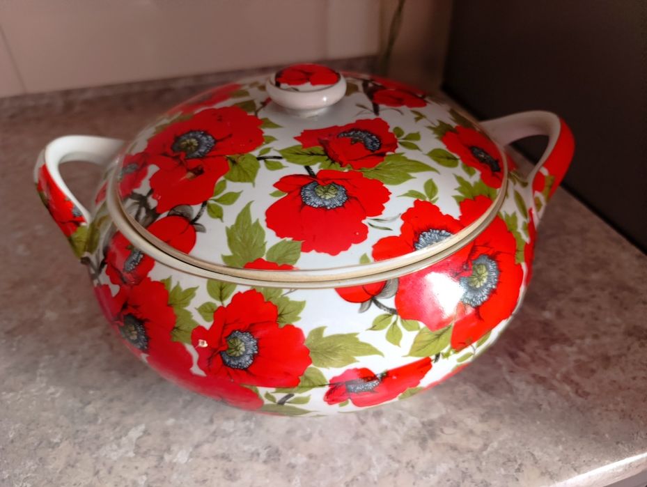 Супниця ,бульониця.