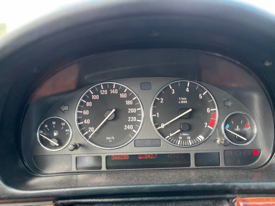BMW 5 series e39 2,5 Газ/Бензин, АКПП