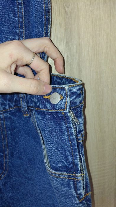 Jeansowe krótkie spodenki ogrodniczki cropp L