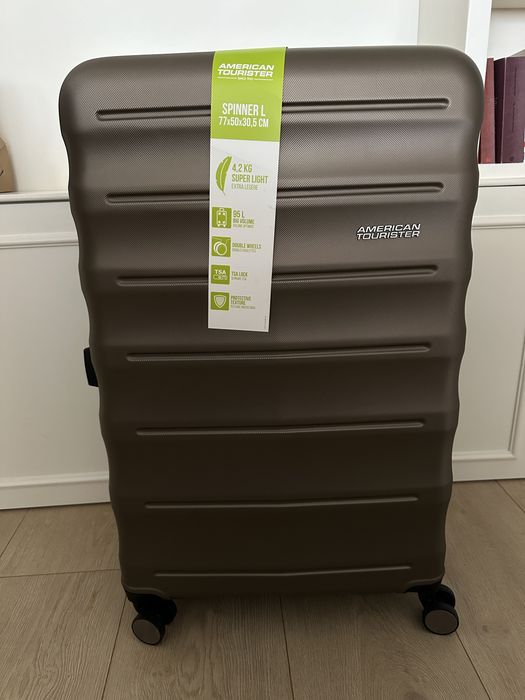 American Tourister Spinner L 95 litros