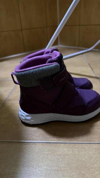 Зимове взуття на дівчинку