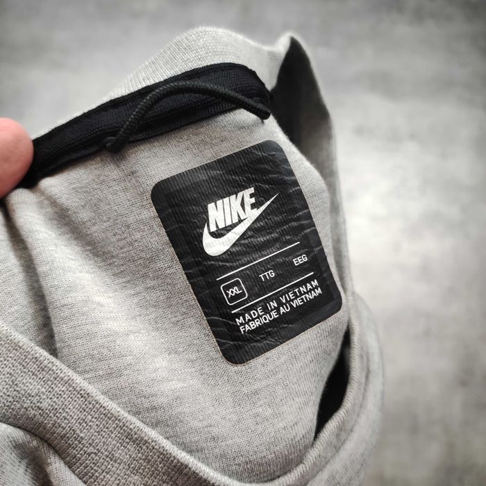 MĘSKA Bluza bez Kaptura PREMIUM Kieszonka Nike Tech Fleece Szara Logo