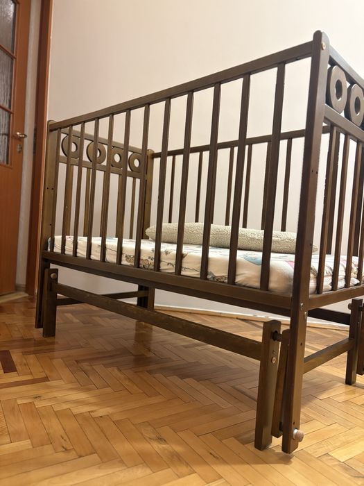 Колиска ліжечко дитяче з маятником