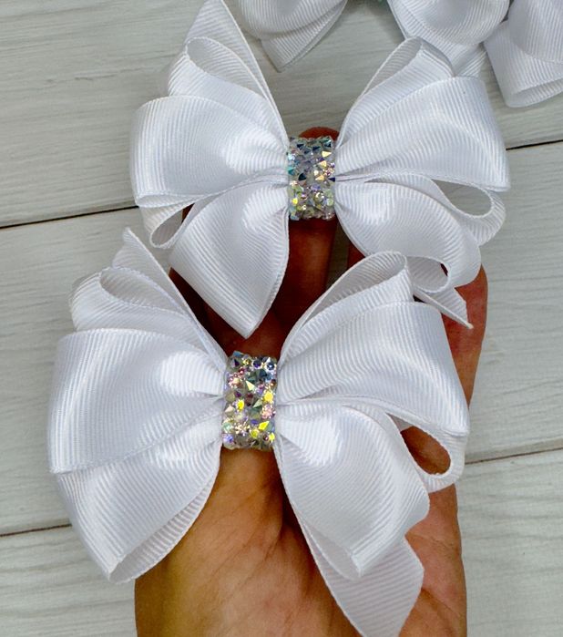 Святкові бантики для волосся. Шкільні бантики.