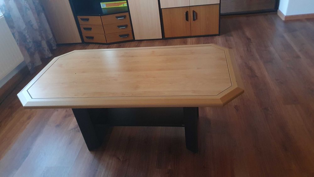 Szafa meble komoda plus stół