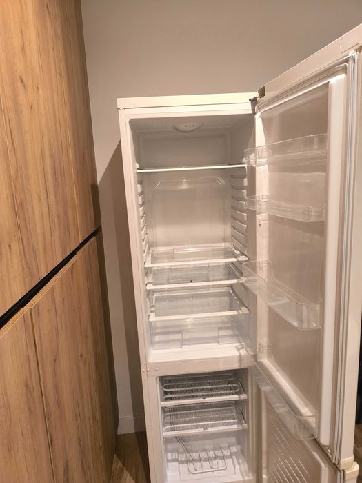 Frigorífico a funcionar bem