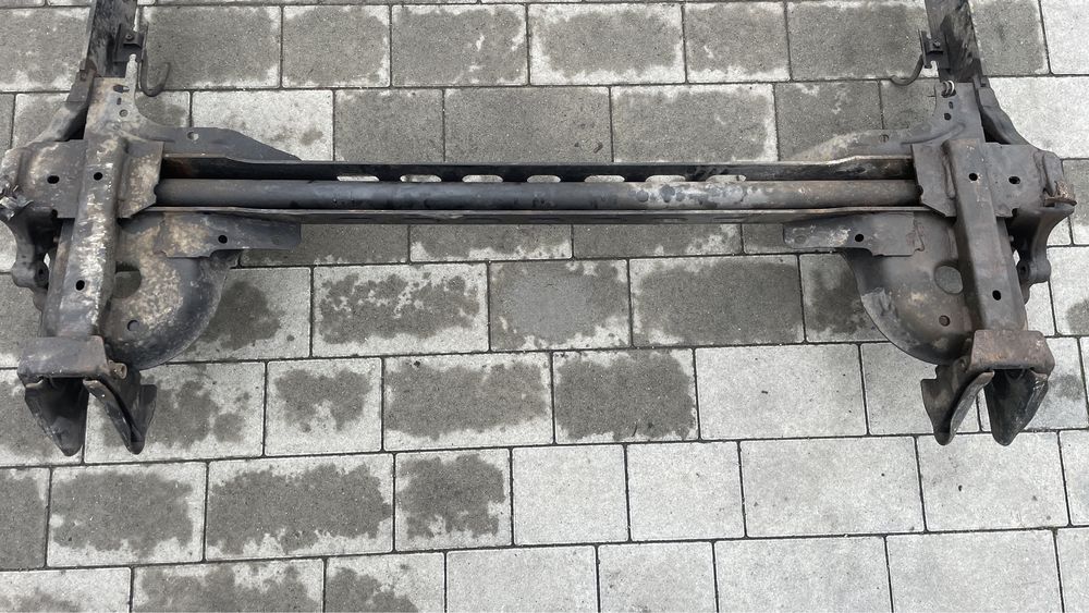 Балка задня Renault Trafic Opel Vivaro 93868595 Primastar R555027019R
