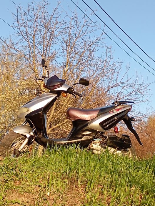 Продам скутер дефіант велон 125 кубів