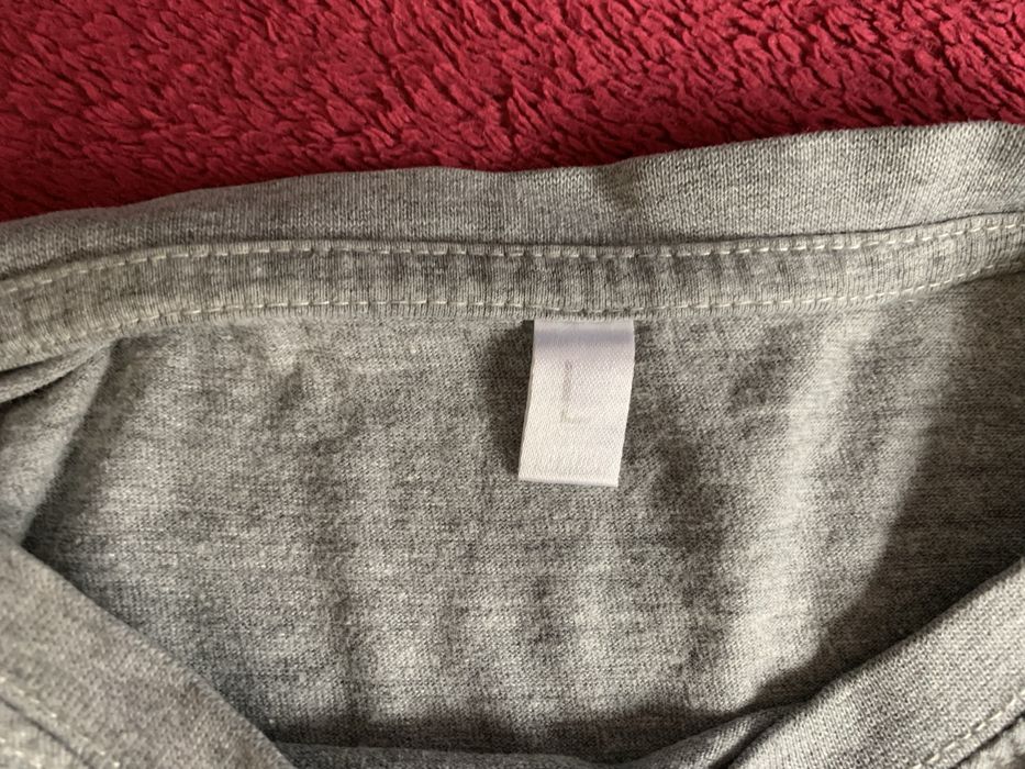 Zadbana szara bluzka męska (L/XL)