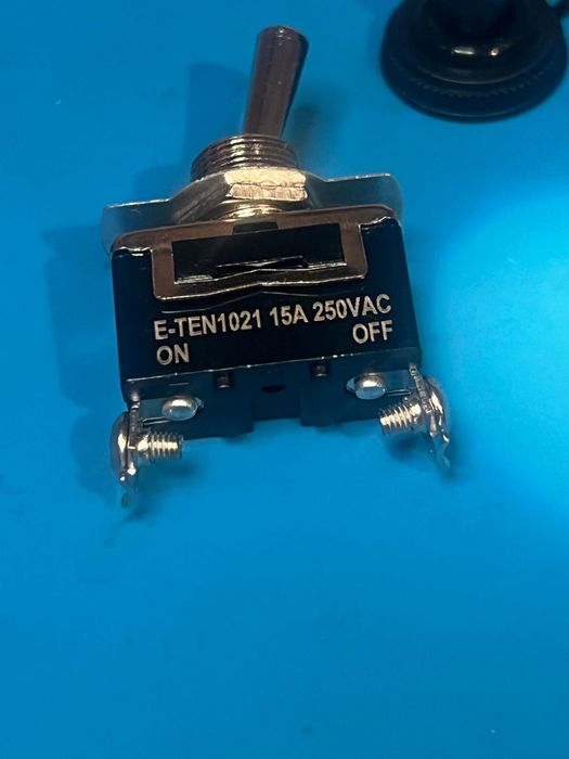 2 botoes on / off 15a 250v ac novos