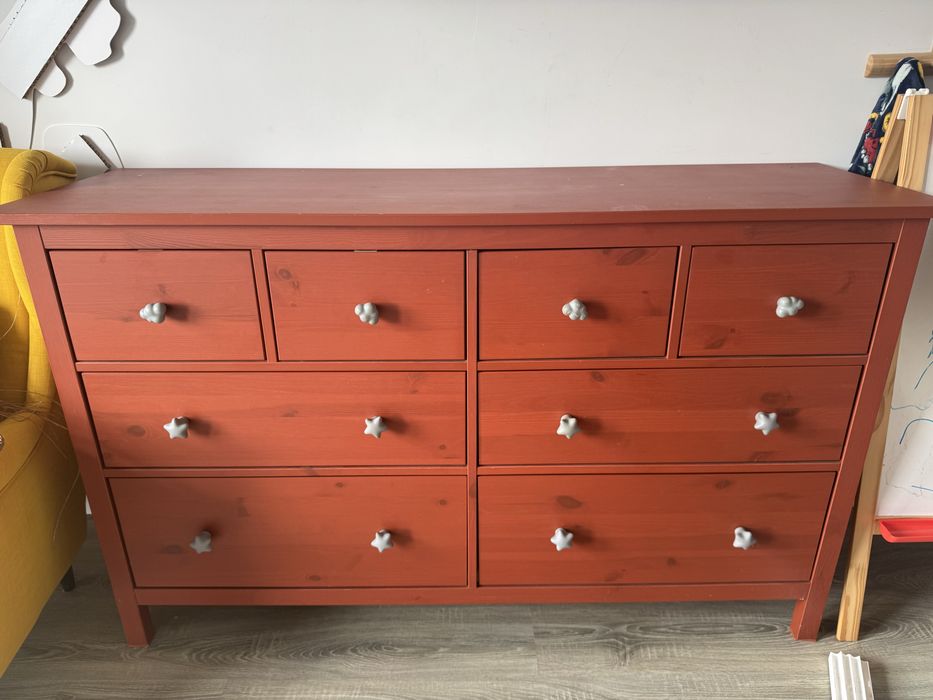 Cómoda 8 gavetas HEMNES