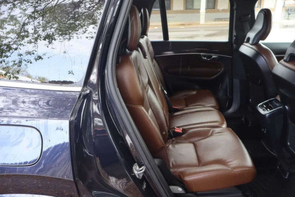 Volvo XC90 T6 Momentum      2019