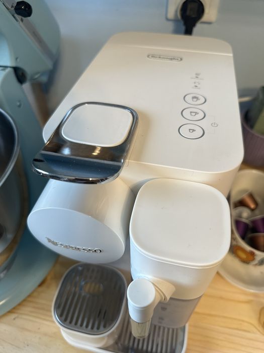 ekspres kapsułkowy Delonghi Latissima One EN510 biały