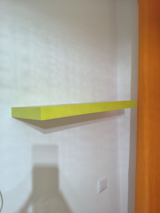 Cama de solteiro + colchão e mesas de cabeceira