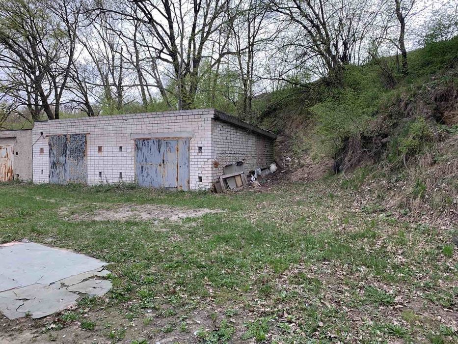 Подвійний капітальний гараж 110м2, під комерцію. АК 31