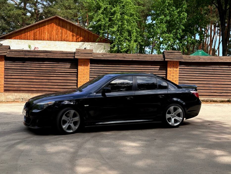 BMW E60 523I