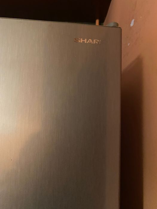 Sprzedam lodówkę Srebrna SHARP