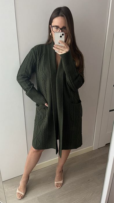 Kardigan z kieszeniami Guess S khaki zielony gruby splot 25% wełna