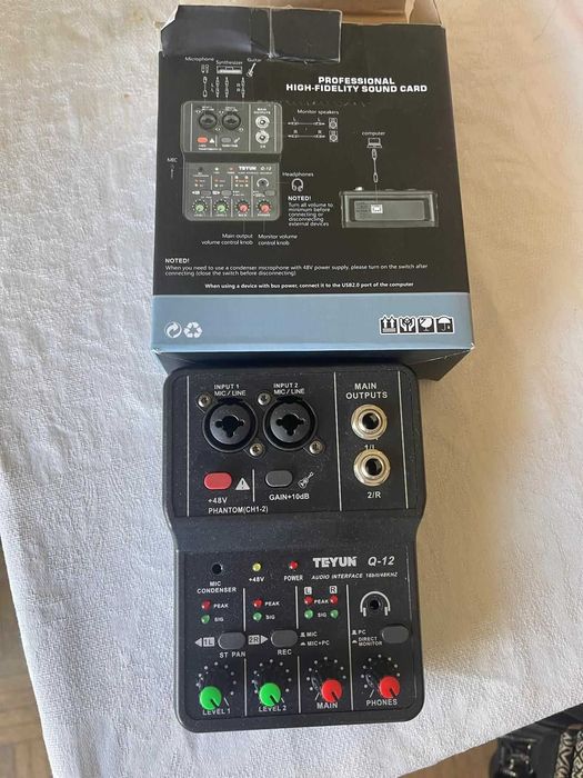 Placa de Som com duas entradas XLR