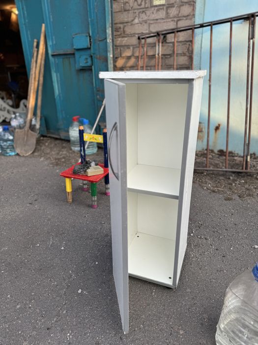 С ящичками и ручкой