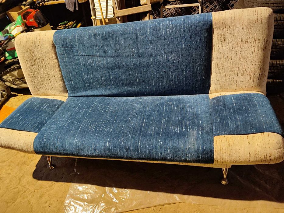 Wersalka biało-niebieska