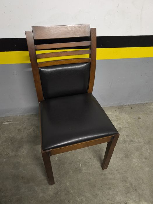 Mesa extensível + 4 cadeiras madeira