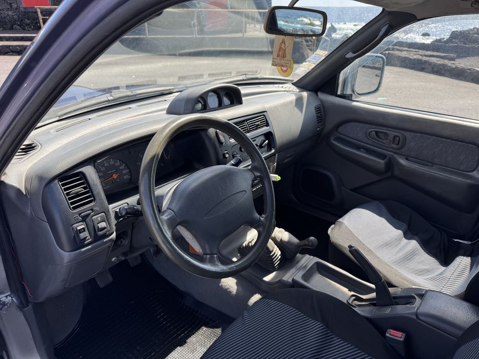 Mitsubishi L200 em bom estado