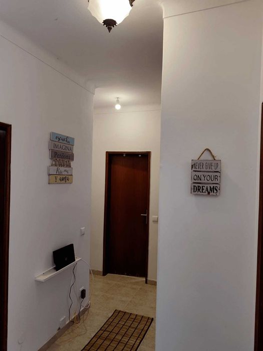 Alugo Quarto - Moita