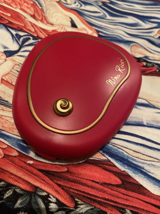 Eksluzywna paletka Nina Ricci vintage, paleta cieni, puder, szminka