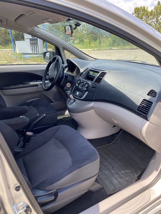 Mitsubishi grandis