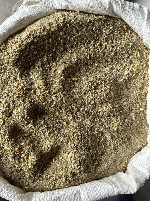 Комбікорм повнораціонний для курей несучок та перепілок