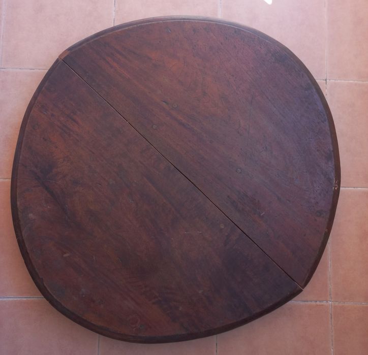 Mesa de madeira (90cm de diâmetro)