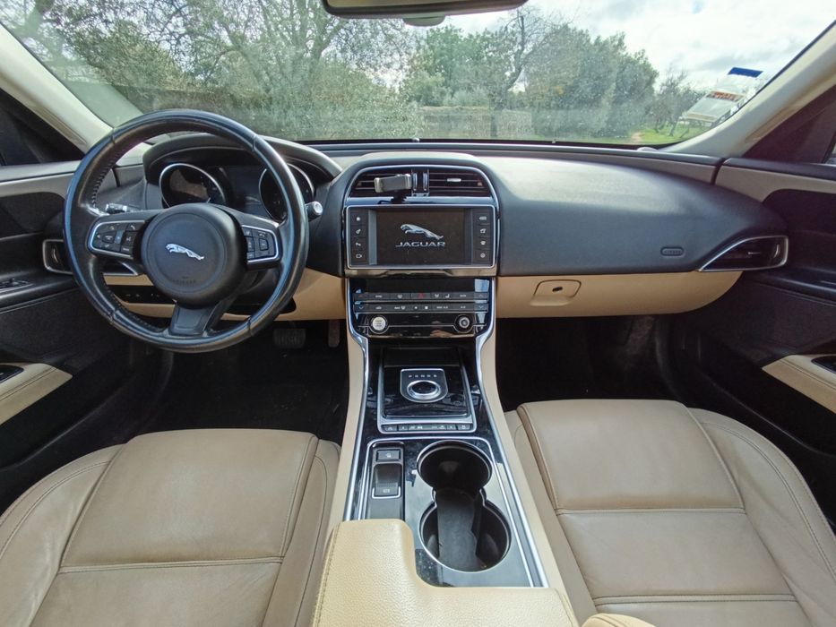 Jaguar XE - ano de 2016