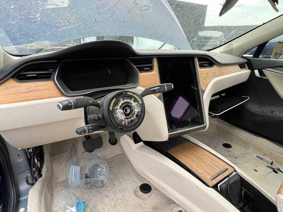 Крило крила Тесла Модел С Tesla Model S 2018-