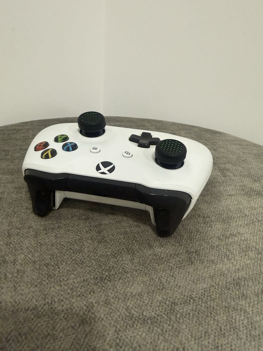 Xbox one X 1Tb 2 comandos
