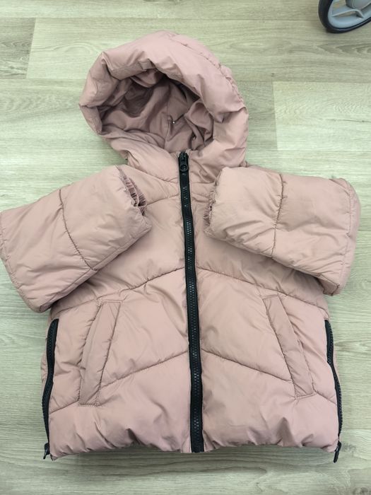 Куртка зара zara на 120см. Стан чудовий, колір -пудра