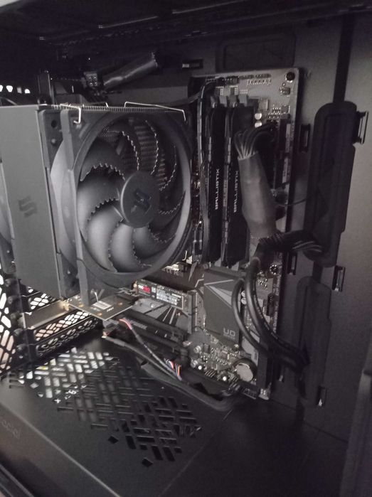 PC - solidne podzespoły, składany
