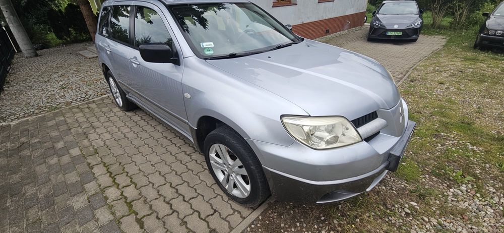 Mitsubishi Outlander 2.0 plus gaz