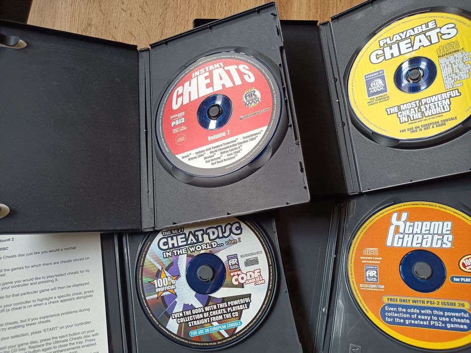 PlayStation 2 CHEATS (cztery płyty)
