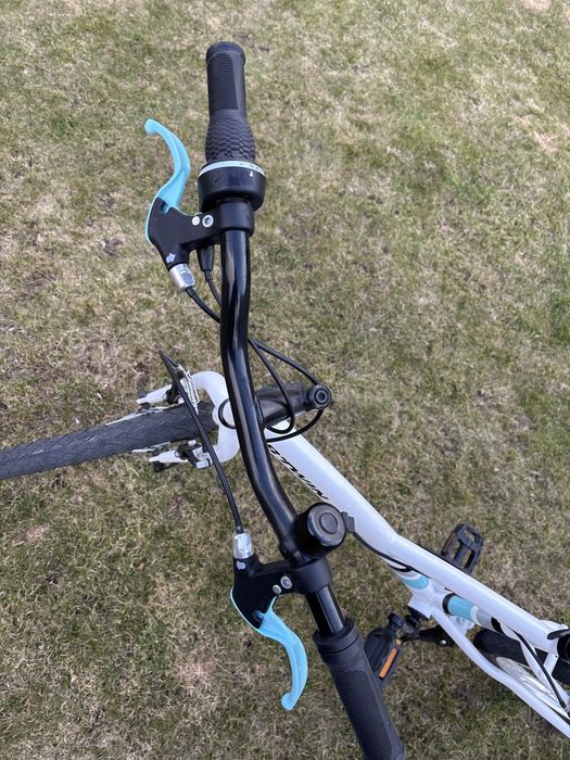 Rower B-Twin Decathlon 24”